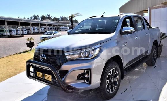 Buy Used Toyota Hilux Silver Car in Beitbridge in Matabeleland South
