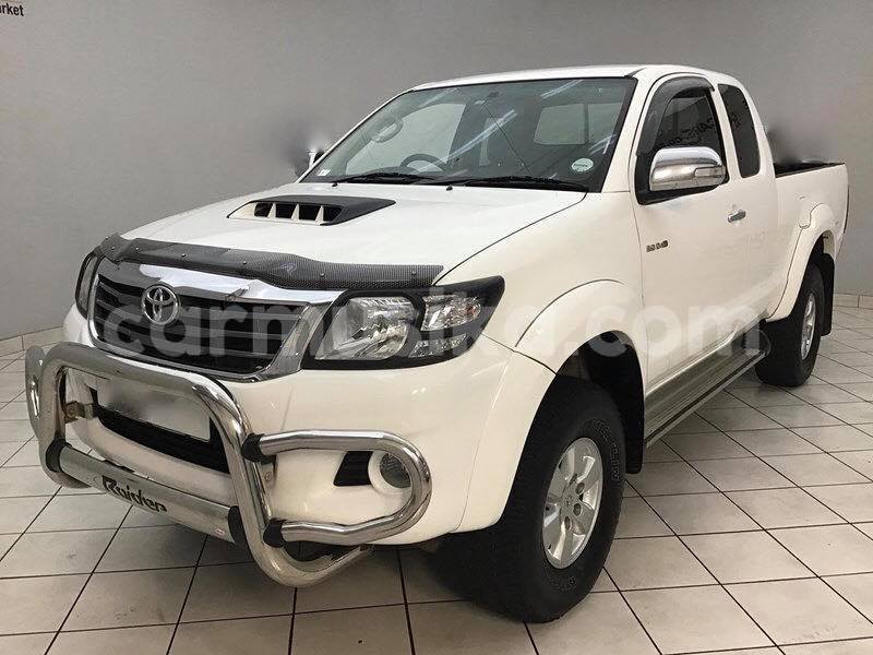 Big with watermark toyota hilux matabeleland south beitbridge 15256