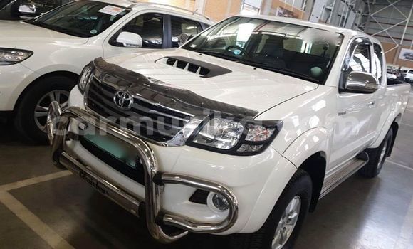 Acheter Occasion Voiture Toyota Hilux Blanc à Beitbridge, Matabeleland South Acheter Occasion Voiture Toyota Hilux Blanc à Beitbridge, Matabeleland South
