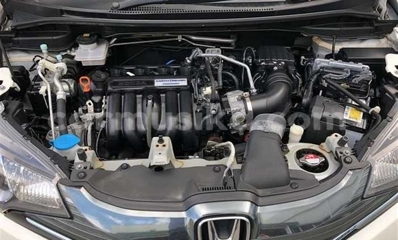 Acheter Occasion Voiture Honda Fit Blanc à Beitbridge, Matabeleland South Acheter Occasion Voiture Honda Fit Blanc à Beitbridge, Matabeleland South