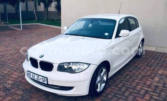 Acheter Occasion Voiture BMW 340 Blanc à Beitbridge, Matabeleland South Acheter Occasion Voiture BMW 340 Blanc à Beitbridge, Matabeleland South