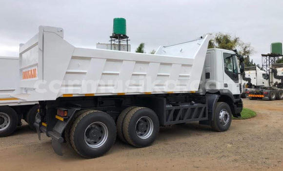 Acheter Occasion Voiture IVECO Massif Blanc à Beitbridge, Matabeleland South Acheter Occasion Voiture IVECO Massif Blanc à Beitbridge, Matabeleland South