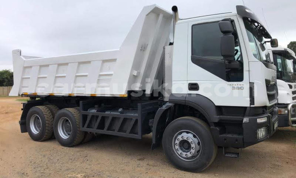 Acheter Occasion Voiture IVECO Massif Blanc à Beitbridge, Matabeleland South Acheter Occasion Voiture IVECO Massif Blanc à Beitbridge, Matabeleland South