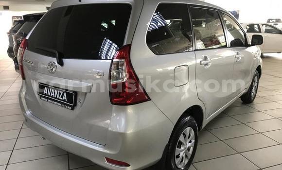 Acheter Occasion Voiture Toyota Avanza Blanc à Beitbridge, Matabeleland South