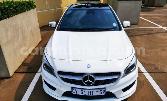 Buy Used Mercedes‒Benz C–Class White Car in Beitbridge in Matabeleland South Buy Used Mercedes‒Benz C–Class White Car in Beitbridge in Matabeleland South