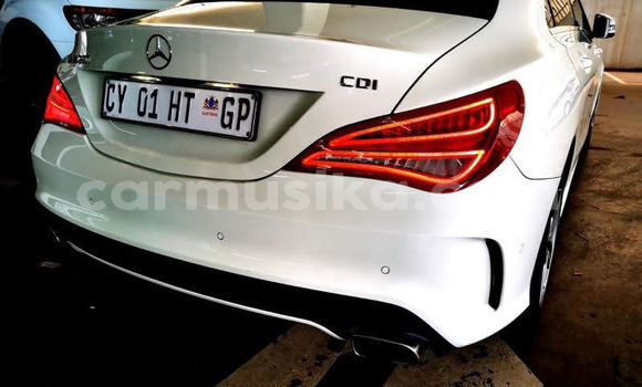 Buy Used Mercedes‒Benz C–Class White Car in Beitbridge in Matabeleland South Buy Used Mercedes‒Benz C–Class White Car in Beitbridge in Matabeleland South