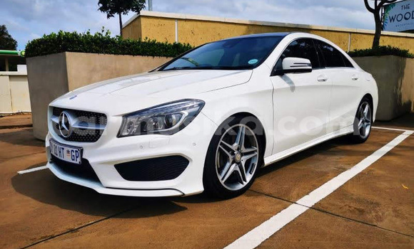 Buy Used Mercedes‒Benz C–Class White Car in Beitbridge in Matabeleland South Buy Used Mercedes‒Benz C–Class White Car in Beitbridge in Matabeleland South