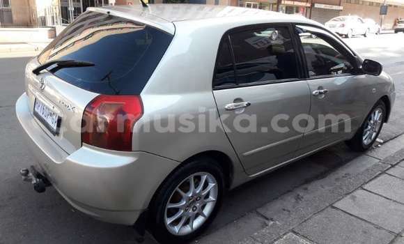 Buy Used Toyota Runx Red Car in Beitbridge in Matabeleland South Buy Used Toyota Runx Red Car in Beitbridge in Matabeleland South