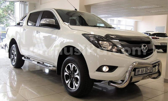 Nunua Ilio tumika Mazda BT-50 Nyeupe Gari ndani ya Beitbridge nchini Matabeleland Kusini