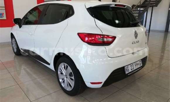 Buy Used Horch 830 White Car in Beitbridge in Matabeleland South Buy Used Horch 830 White Car in Beitbridge in Matabeleland South