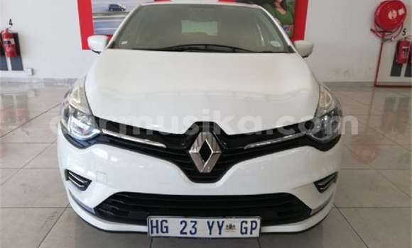 Buy Used Horch 830 White Car in Beitbridge in Matabeleland South Buy Used Horch 830 White Car in Beitbridge in Matabeleland South