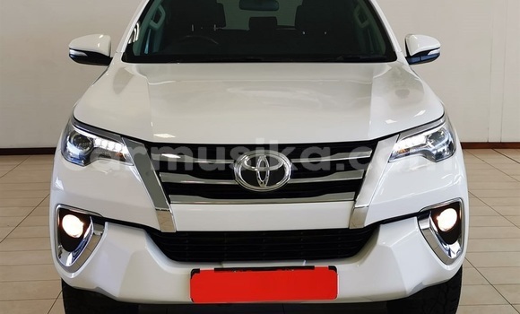 Buy Used Toyota Fortuner White Car in Beitbridge in Matabeleland South Buy Used Toyota Fortuner White Car in Beitbridge in Matabeleland South