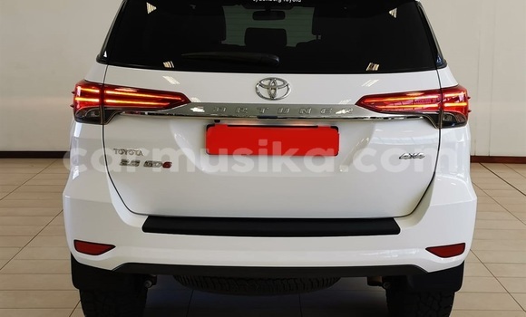 Buy Used Toyota Fortuner White Car in Beitbridge in Matabeleland South Buy Used Toyota Fortuner White Car in Beitbridge in Matabeleland South