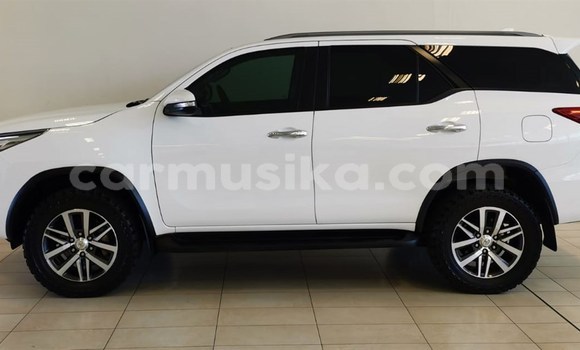 Buy Used Toyota Fortuner White Car in Beitbridge in Matabeleland South Buy Used Toyota Fortuner White Car in Beitbridge in Matabeleland South