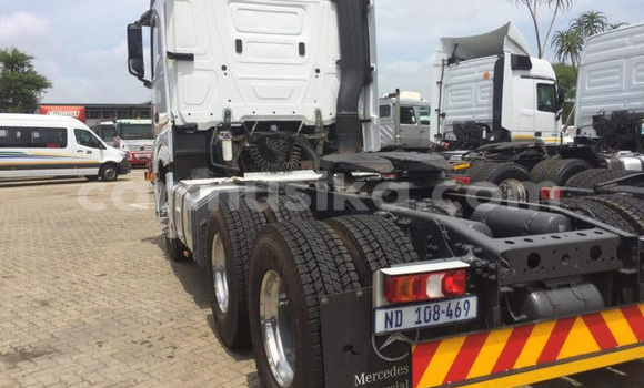 Tenga Tsaru Mercedes‒Benz X-klasse Concept Chena Mota in Beitbridge in Matabeleland South Tenga Tsaru Mercedes‒Benz X-klasse Concept Chena Mota in Beitbridge in Matabeleland South