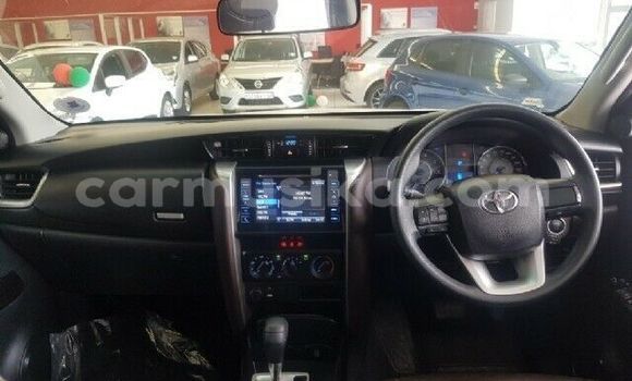 Buy Used Toyota Fortuner Silver Car in Beitbridge in Matabeleland South Buy Used Toyota Fortuner Silver Car in Beitbridge in Matabeleland South