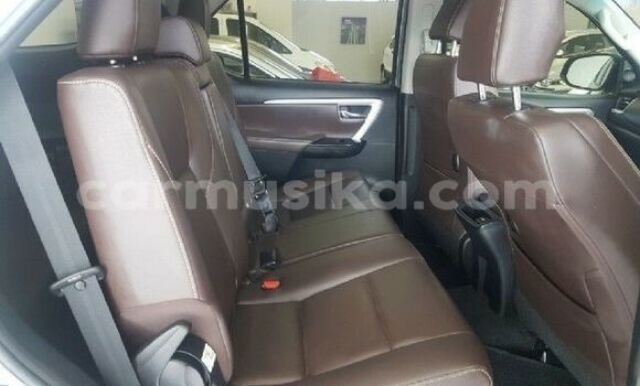 Buy Used Toyota Fortuner Silver Car in Beitbridge in Matabeleland South Buy Used Toyota Fortuner Silver Car in Beitbridge in Matabeleland South