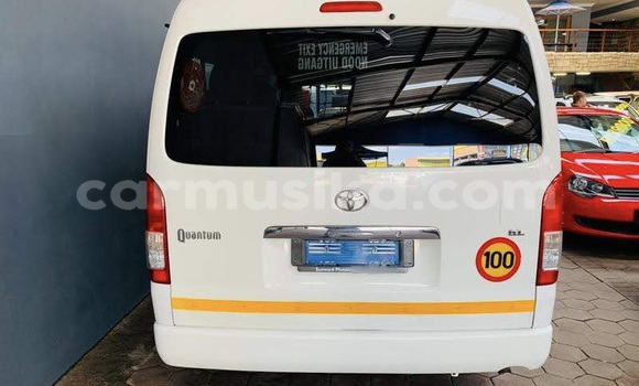 Tenga Tsaru Toyota Century Chena Mota in Beitbridge in Matabeleland South Tenga Tsaru Toyota Century Chena Mota in Beitbridge in Matabeleland South