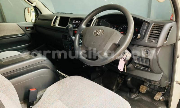 Tenga Tsaru Toyota Century Chena Mota in Beitbridge in Matabeleland South Tenga Tsaru Toyota Century Chena Mota in Beitbridge in Matabeleland South