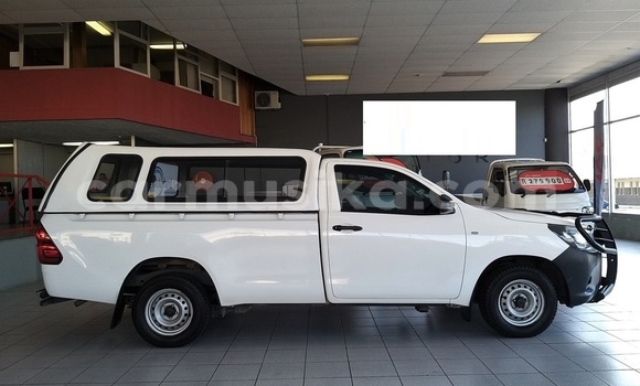 Tenga Tsaru Toyota Hilux Chena Mota in Beitbridge in Matabeleland South Tenga Tsaru Toyota Hilux Chena Mota in Beitbridge in Matabeleland South