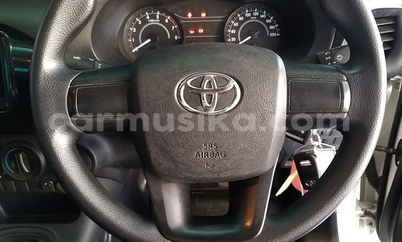 Tenga Tsaru Toyota Hilux Chena Mota in Beitbridge in Matabeleland South Tenga Tsaru Toyota Hilux Chena Mota in Beitbridge in Matabeleland South