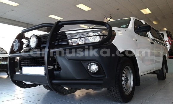 Tenga Tsaru Toyota Hilux Chena Mota in Beitbridge in Matabeleland South Tenga Tsaru Toyota Hilux Chena Mota in Beitbridge in Matabeleland South