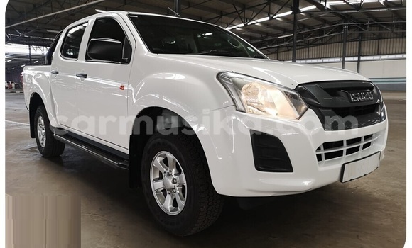 Tenga Tsaru Isuzu KB Chena Mota in Beitbridge in Matabeleland South