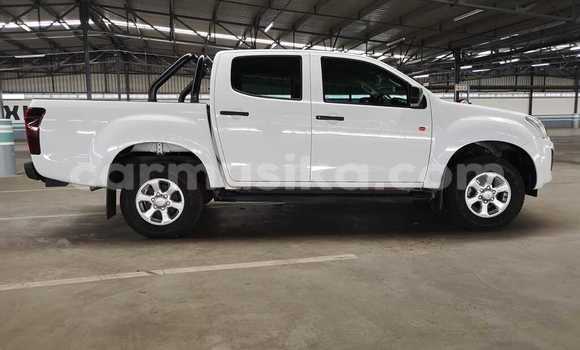 Nunua Ilio tumika Isuzu KB Nyeupe Gari ndani ya Beitbridge nchini Matabeleland Kusini Nunua Ilio tumika Isuzu KB Nyeupe Gari ndani ya Beitbridge nchini Matabeleland Kusini