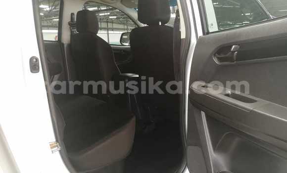 Nunua Ilio tumika Isuzu KB Nyeupe Gari ndani ya Beitbridge nchini Matabeleland Kusini Nunua Ilio tumika Isuzu KB Nyeupe Gari ndani ya Beitbridge nchini Matabeleland Kusini