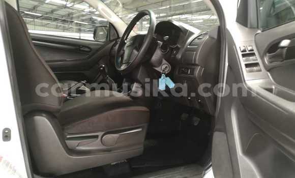 Nunua Ilio tumika Isuzu KB Nyeupe Gari ndani ya Beitbridge nchini Matabeleland Kusini Nunua Ilio tumika Isuzu KB Nyeupe Gari ndani ya Beitbridge nchini Matabeleland Kusini