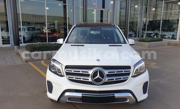 Tenga Tsaru Mercedes‒Benz GL–Class Chena Mota in Beitbridge in Matabeleland South Tenga Tsaru Mercedes‒Benz GL–Class Chena Mota in Beitbridge in Matabeleland South