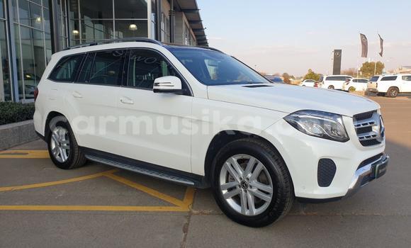 Tenga Tsaru Mercedes‒Benz GL–Class Chena Mota in Beitbridge in Matabeleland South Tenga Tsaru Mercedes‒Benz GL–Class Chena Mota in Beitbridge in Matabeleland South
