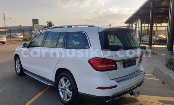 Tenga Tsaru Mercedes‒Benz GL–Class Chena Mota in Beitbridge in Matabeleland South Tenga Tsaru Mercedes‒Benz GL–Class Chena Mota in Beitbridge in Matabeleland South