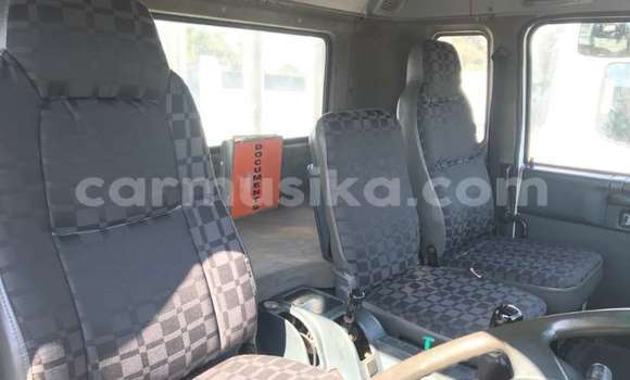 Acheter Occasion Utilitaire Nissan UD Blanc à Beitbridge, Matabeleland South Acheter Occasion Utilitaire Nissan UD Blanc à Beitbridge, Matabeleland South