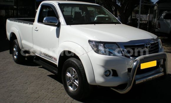Nunua Ilio tumika Toyota Hilux Nyeupe Gari ndani ya Beitbridge nchini Matabeleland Kusini