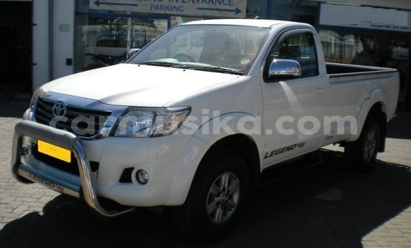 Tenga Tsaru Toyota Hilux Chena Mota in Beitbridge in Matabeleland South Tenga Tsaru Toyota Hilux Chena Mota in Beitbridge in Matabeleland South