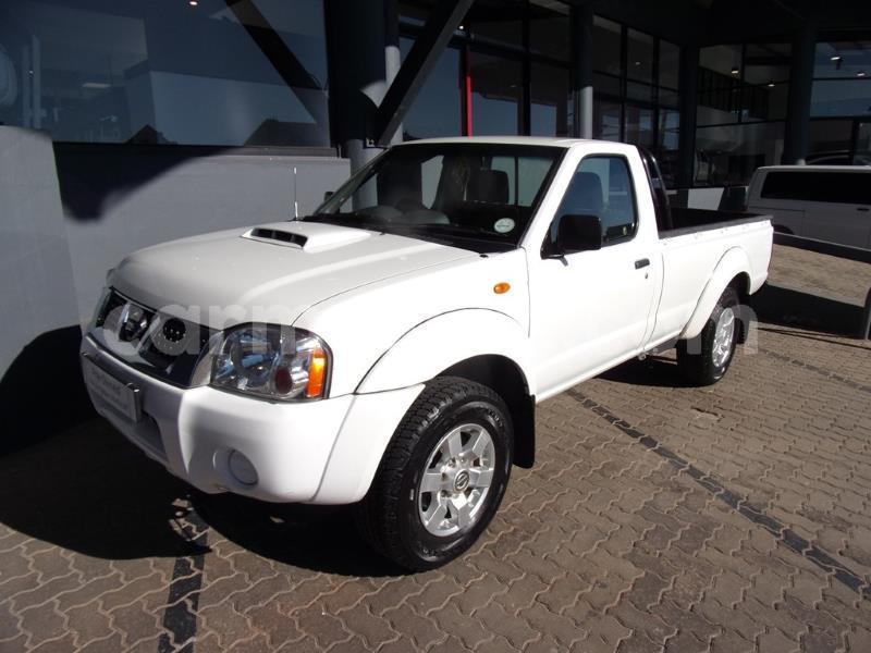 Big with watermark nissan np 300 matabeleland south beitbridge 15294