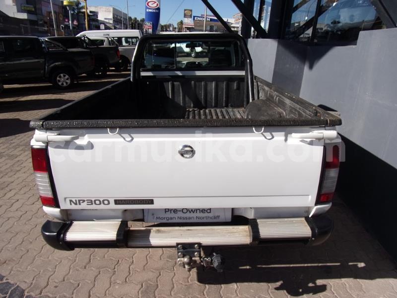 Big with watermark nissan np 300 matabeleland south beitbridge 15294