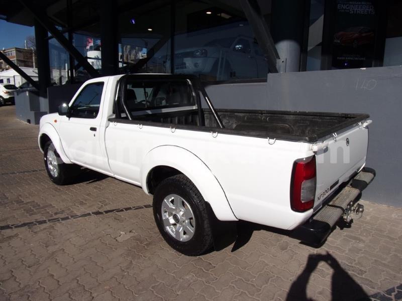 Big with watermark nissan np 300 matabeleland south beitbridge 15294