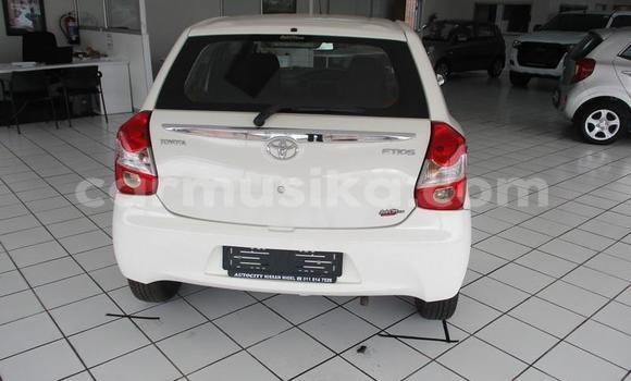 Acheter Occasion Voiture Toyota Etios Blanc à Beitbridge, Matabeleland South Acheter Occasion Voiture Toyota Etios Blanc à Beitbridge, Matabeleland South
