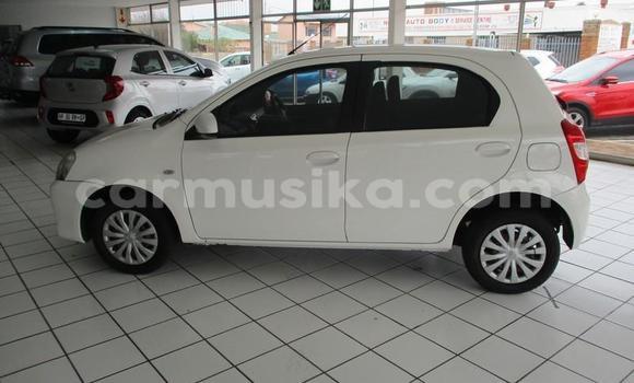 Acheter Occasion Voiture Toyota Etios Blanc à Beitbridge, Matabeleland South Acheter Occasion Voiture Toyota Etios Blanc à Beitbridge, Matabeleland South