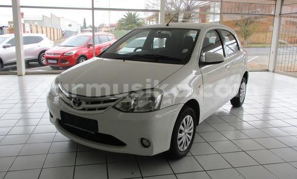 Acheter Occasion Voiture Toyota Etios Blanc à Beitbridge, Matabeleland South Acheter Occasion Voiture Toyota Etios Blanc à Beitbridge, Matabeleland South