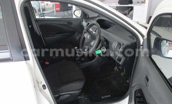 Acheter Occasion Voiture Toyota Etios Blanc à Beitbridge, Matabeleland South Acheter Occasion Voiture Toyota Etios Blanc à Beitbridge, Matabeleland South