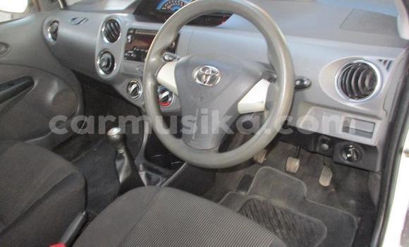 Acheter Occasion Voiture Toyota Etios Blanc à Beitbridge, Matabeleland South Acheter Occasion Voiture Toyota Etios Blanc à Beitbridge, Matabeleland South