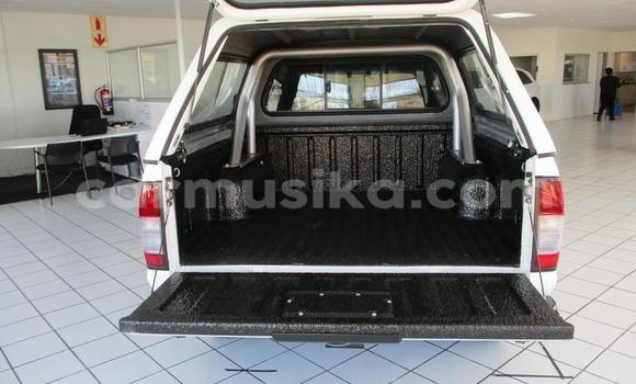 Tenga Tsaru Nissan NP 300 Chena Mota in Beitbridge in Matabeleland South Tenga Tsaru Nissan NP 300 Chena Mota in Beitbridge in Matabeleland South