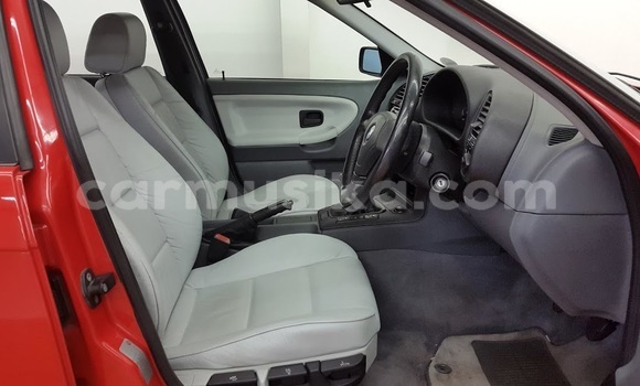 Tenga Tsaru BMW 3–Series Tsvuku Mota in Beitbridge in Matabeleland South Tenga Tsaru BMW 3–Series Tsvuku Mota in Beitbridge in Matabeleland South