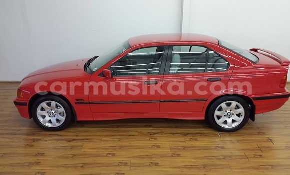 Tenga Tsaru BMW 3–Series Tsvuku Mota in Beitbridge in Matabeleland South Tenga Tsaru BMW 3–Series Tsvuku Mota in Beitbridge in Matabeleland South