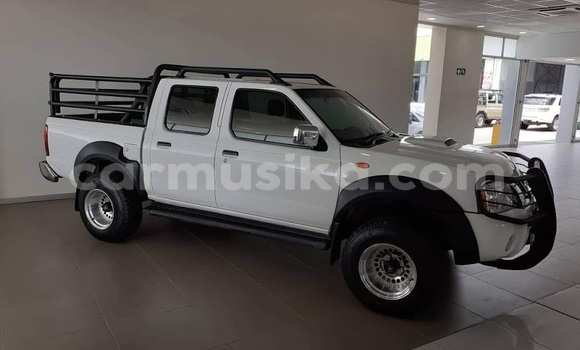 Acheter Occasion Voiture Nissan Hardbody Gris à Beitbridge, Matabeleland South