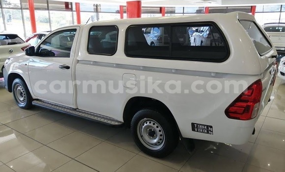 Acheter Occasion Voiture Toyota Hilux Blanc à Beitbridge, Matabeleland South Acheter Occasion Voiture Toyota Hilux Blanc à Beitbridge, Matabeleland South