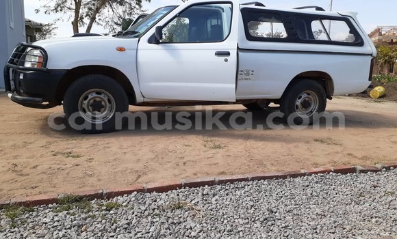 Buy Used Nissan NP 300 White Car in Harare in Harare